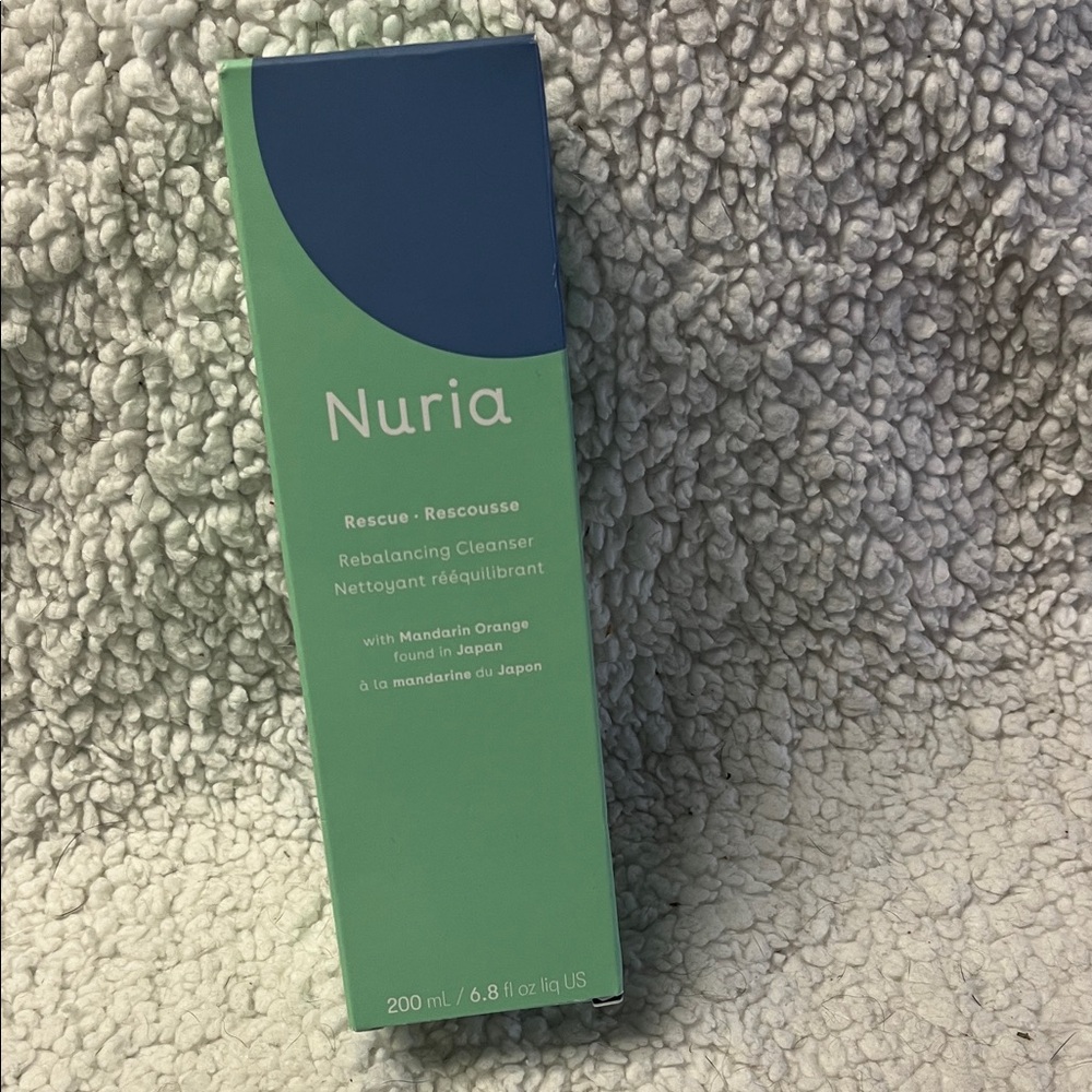 Nuria Rebalancing Cleanser